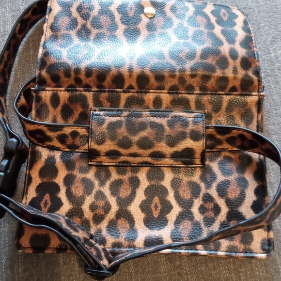 Deb & Dave Leopard fanny pack - Picture 4 of 5